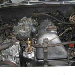 オールドMベンツ108-S.ツインキャブエンジンリビルトへツト取り付け実施中の画像