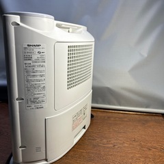 シャープ 加湿セラミックファンヒーター HX-F120-W管理番号680
の画像