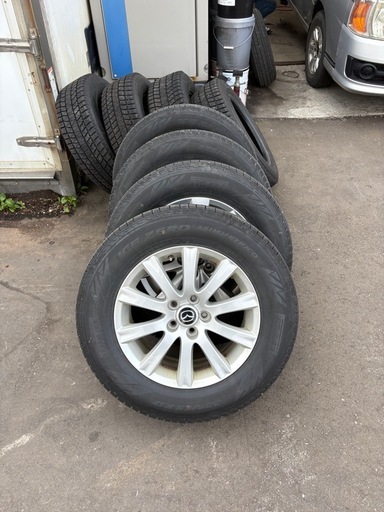 スタッドレスタイヤ　235/65R17