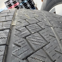 スタッドレスタイヤ　235/65R17の画像