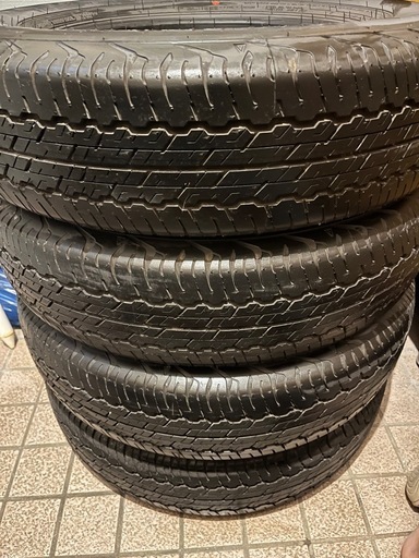 タイヤ４本セット　195/80R15