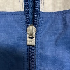 ナイキ ナイロンジャケット ブルーの画像