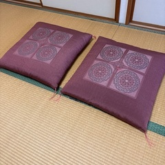 座布団2枚の画像