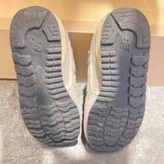 ニューバランス19cm グレーの画像