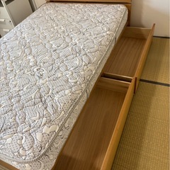 セミダブルベッドの画像