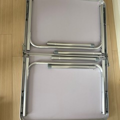 折り畳みテーブルの画像