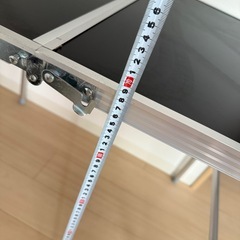 折り畳みテーブルの画像