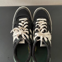 new balance スニーカーの画像