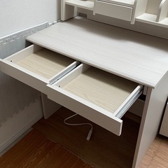 【限定】ニトリ　勉強机の画像