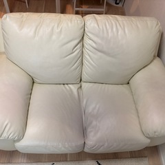 2人掛けソファー
の画像