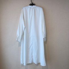 ホワイト ロングシャツ 長袖　ワンピース レディース　Lの画像