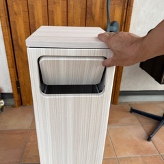 スイング式ダストボックス　45L　の画像