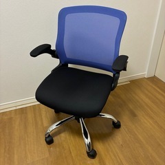L字型デスクとチェアのセットの画像