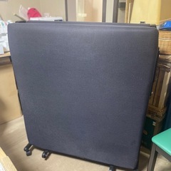 折りたたみベットの画像
