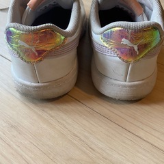 PUMA 18cm白スニーカーの画像