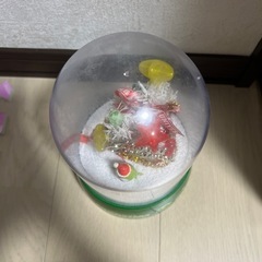 モンスターズインク光るクリスマスツリードームの画像