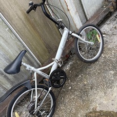 折りたたみ自転車の画像