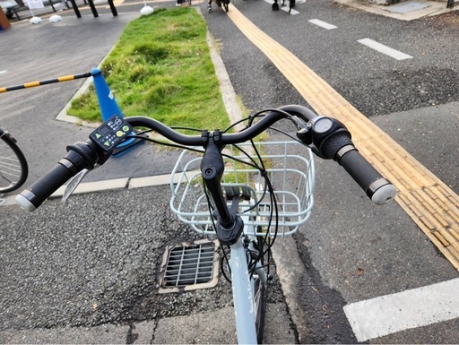 中古20インチブリヂストンビッケ電動アシスト自転車　8.7Ah 大阪