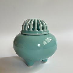 新品！香炉　小笠原長春作　鍋島青瓷　三脚香炉の画像