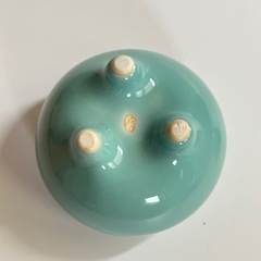 新品！香炉　小笠原長春作　鍋島青瓷　三脚香炉の画像
