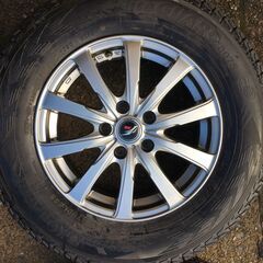 225/70R16 冬用　スタッドレスタイヤ　アルミホイール4本セット　SUV車にどうぞ。の画像