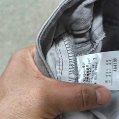 グレー クロップドパンツ Mの画像