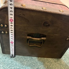 アンティーク風の宝箱（大型）／サプライズ演出・撮影小道具に最適の画像
