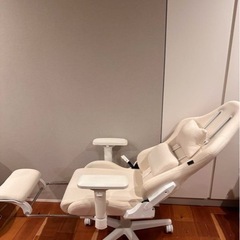 westeria アイボリー ゲーミングチェア ファブリック オットマン付の画像