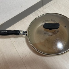 フライパン（IH使用可能、フタ付き）の画像