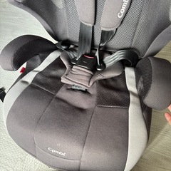 値下げしました！コンビ シートベルト固定 チャイルドシート&ジュニアシート【美品】取引中の画像