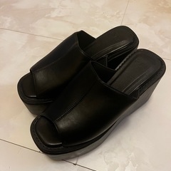 厚底サンダルの画像