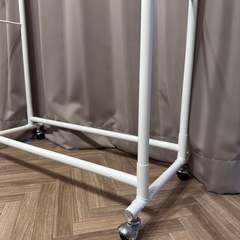 室内干しラックの画像