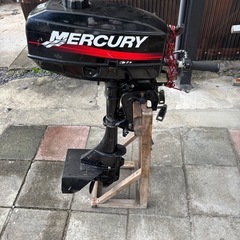 マーキュリー2馬力船外機の画像