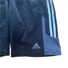 【adidas 】ハーフパンツ　の画像