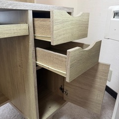 机といすイスの画像