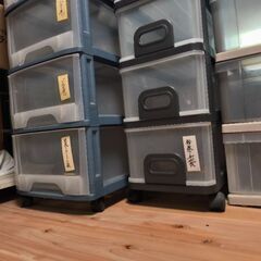 プラスチック製収納ケースの画像
