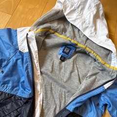 GAPウィンドブレーカーの画像