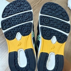 ASICS キッズスニーカー 17cm（新品未使用）の画像