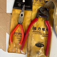 ペンチ、ニッパー、プライヤー、金切り鋏などの画像