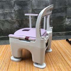 【介護福祉用品】PN-L30201 パナソニック ポータブルトイレ 座楽 ラフィーネ プラスチック便座 38500円 未使用付属ありの画像