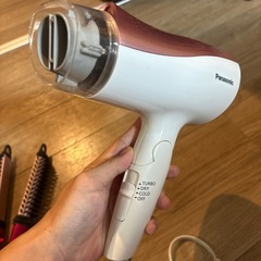 Panasonicドライヤー とヘアアイロンの画像