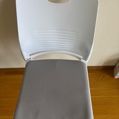 椅子　ダークグレー　綺麗の画像