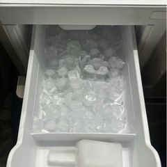 日立5ドア冷蔵庫の画像