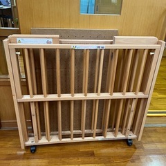 ベビーベッドの画像