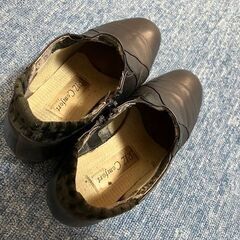 (訳アリ）日本製 22.5ｃｍ　色 黒、ブラック　女性用シューズの画像