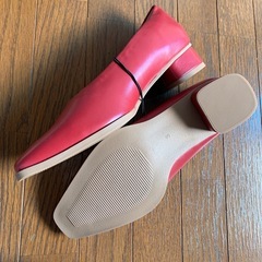 【未使用】ソフトローヒールパンプス　S REDの画像
