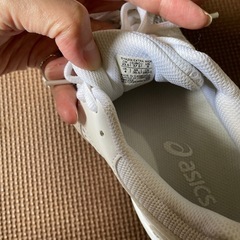 asics 白　スニーカーの画像
