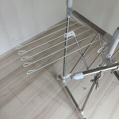 10月30日に引き取れる方限定。室内物干しの画像