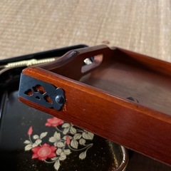 お盆（トレー）の画像