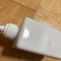 無印良品ディスペンサー２つ、マグネット式泡で出るでいディスペンサーの画像